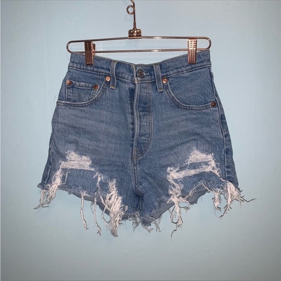 Levi’s RIBCAGE SHORTS 26 - Picture 1 of 6
